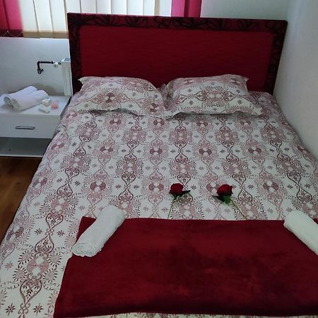 Vela-Edo Apartment Zavidovici ภายนอก รูปภาพ